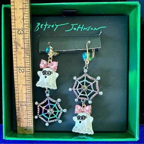 Betsey Johnson Ghost & Spider Web Dangle Earrings Halloween Party Time NWT 👻👻 - Picture 2 of 4